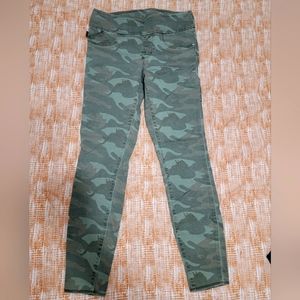 Rock&Republic Camo pull on jegging